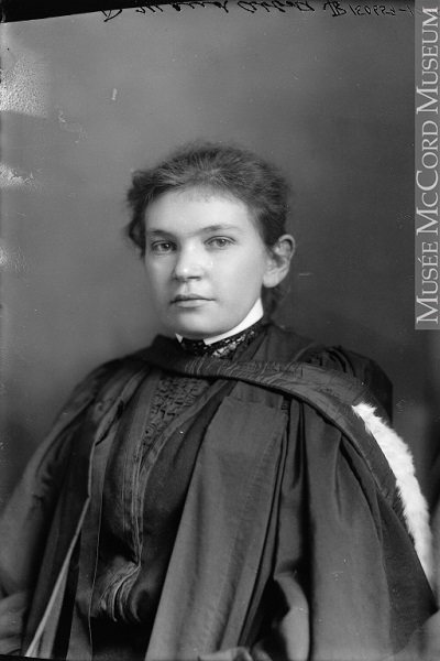Dr. Maude Abbott, Montreal, QC, 1904 (© Wm. Notman & Son / Musée McCord Museum / II-150659.1)
