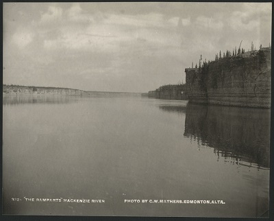 [Fee Yee (The Ramparts), Mackenzie River]. Original title: "The Ramparts" Mackenzie River © C.W. Mathers / Library and Archives Canada | Bibliothèque et Archives Canada / Robert Bell fonds / e011368928