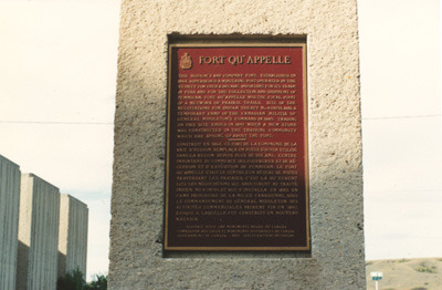 Photo of plaque commemorating Fort Qu'Appelle NHSC © Parks Canada Agency / Agence Parcs Canada, n.d.