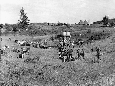 Scene taken at Camp Hughes (then Camp Sewell) Manitoba, 2 weeks previous to declaration of war, 1914 © Canada. Dept. of National Defence | Ministère de la Défence nationale /Library and Archives Canada | Bibliothèque et Archives Canada