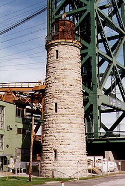 Burlington Canal Main Lighthouse (© Fisheries and Oceans Canada | Pêches et Océans Canada)