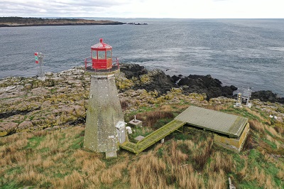 Phare de Peter Island (© Fisheries and Oceans Canada | Pêches et Océans Canada)
