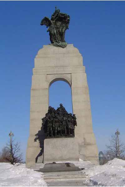 Vue générale du Monument commémoratif de guerre du Canada, 2005. © Agence Parcs Canada / Parks Canada Agency, Meryl Oliver, 2005.