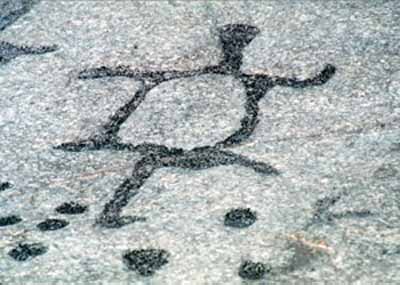Vue détaillée des pétroglyphes au lieu historique national du Canada des Pétroglyphes-de-Peterborough, 1993. © Parks Canada Agency / Agence Parcs Canada, B. Morin, 1993.