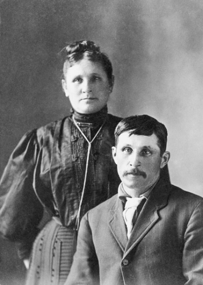 Marie Rose et son frère, vers 1900 © Cultural Resources Digital Collections, University of Calgary | Collections des ressources numériques, Université de Calgary / CU175019