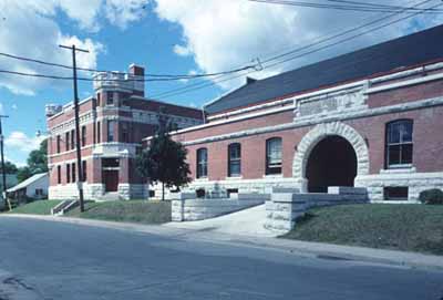 Main entrance to Peterborough Drill Hall / Armoury National Historic Site of Canada, 1980. © Parks Canada Agency / Agence Parcs Canada, 1980.