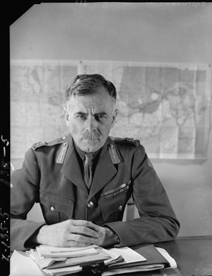 Lt. Gen. Andrew G. L. McNaughton, Mar.1942 © Canada. Dept. of National Defence / Library and Archives Canada  | Canada. Ministère de la Défense nationale/ Bibliothèque et Archives Canada  / ID 3205306