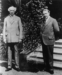 Rt. Hon. Sir Wilfrid Laurier and William Lyon Mackenzie King at Sydney 