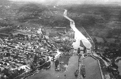 photography showing the 3 entrances to the canal, the city of Lachine, the canal and the South-West in the direction of Montréal