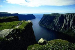 Vue aérienne d'un fjord.