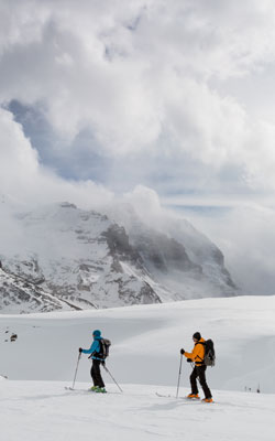 Ski de randonnée, ski de randonnée en milieu alpin et ski de haute montagne © Parcs Canada / A. Greenberg