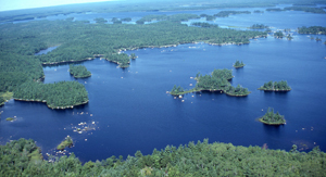 vue aérienne des Îsles du lac Kejimkujik